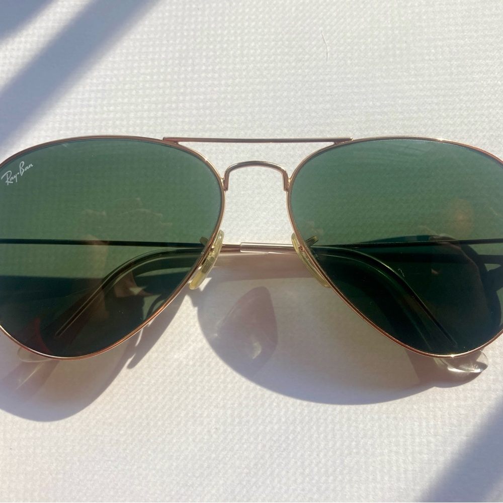 Ray-Ban “Classic Aviator” Sunglasses - Polished Gold and G-15 Green